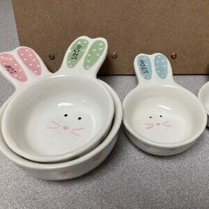 Measuring cups